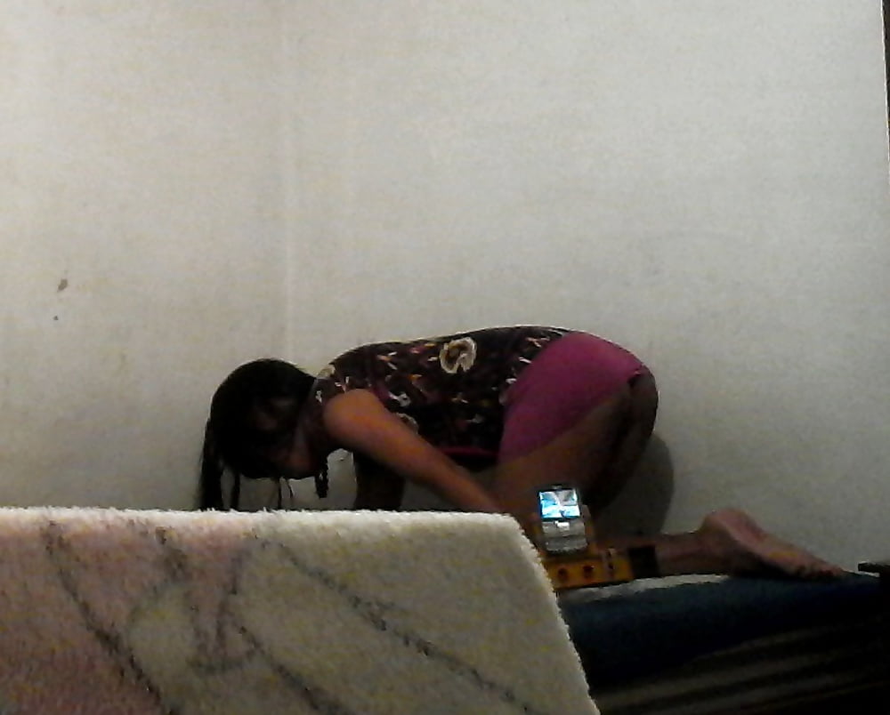 Joselynne In Bed SelfieStick