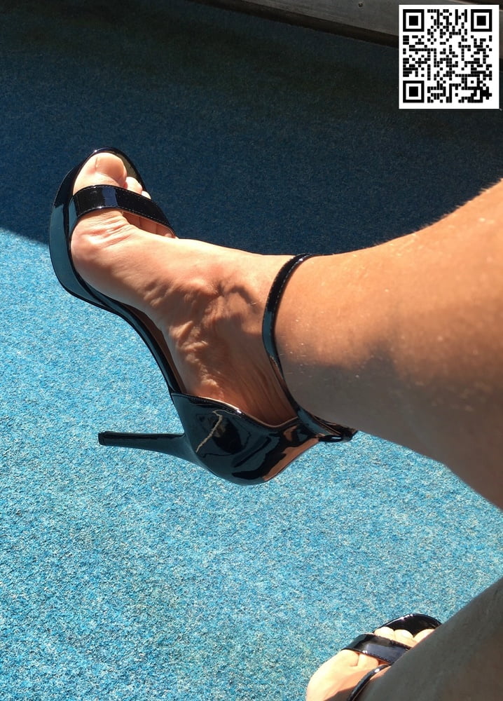 romanpreime - i love my feet in high heels