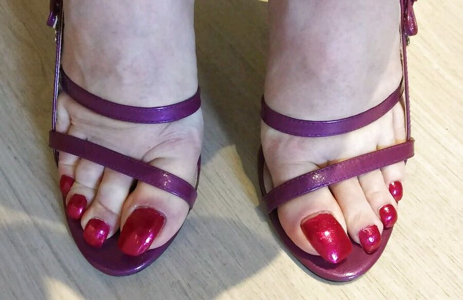 her long toenails
