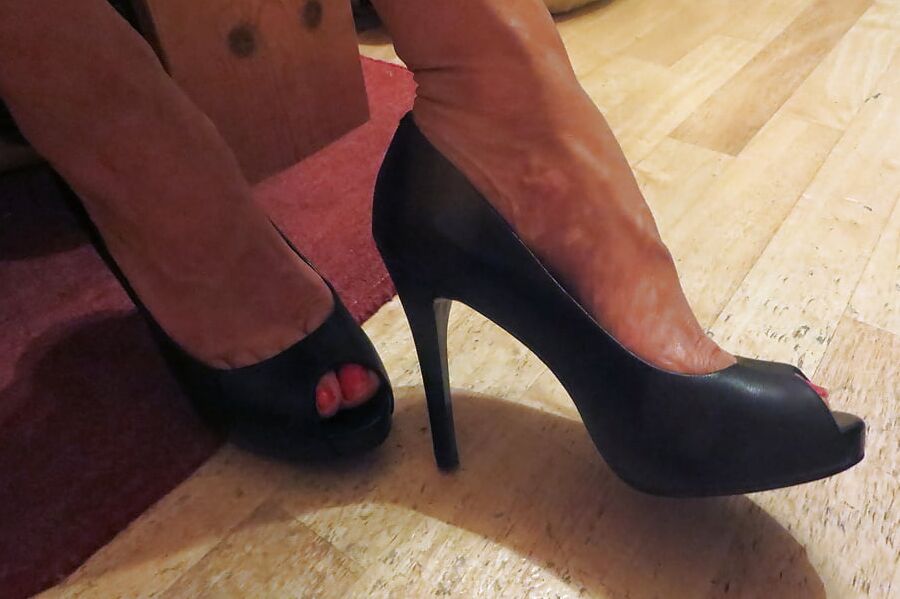 her feet want to be spattered