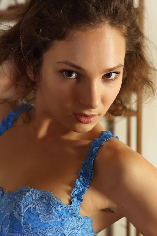 Teen Babysitter Selvaggia &amp; Housewife Jentina get naked