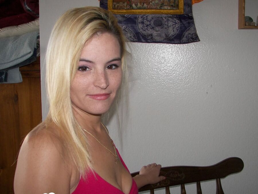 Blonde neighbor loves to get her pussy slammed