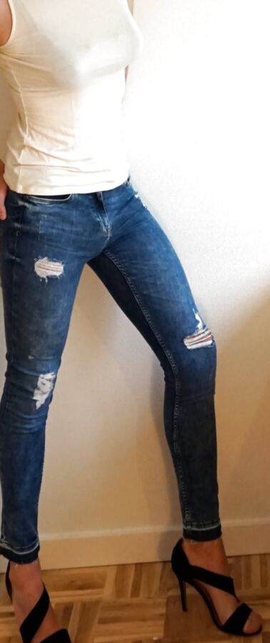 Ripped skinny jeans