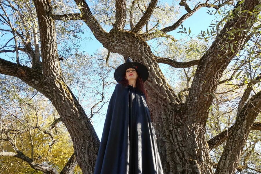 In Black Mantle