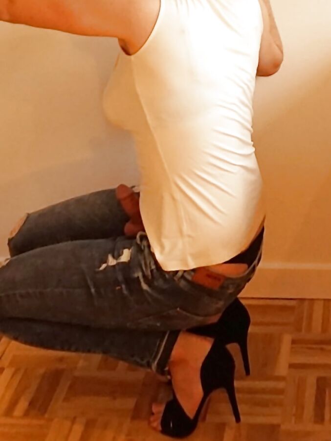 Ripped skinny jeans