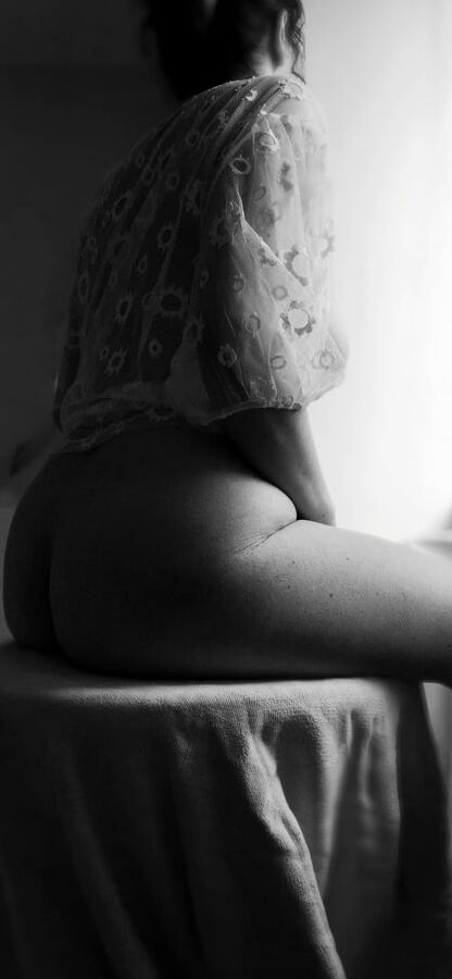 JoyTwoSex - Black &amp; White