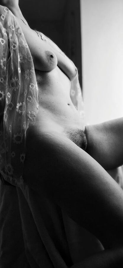 JoyTwoSex - Black &amp; White