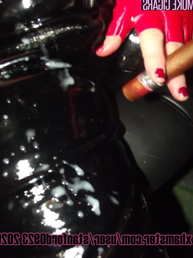 SEXY WOMAN SMOKE CIGARS