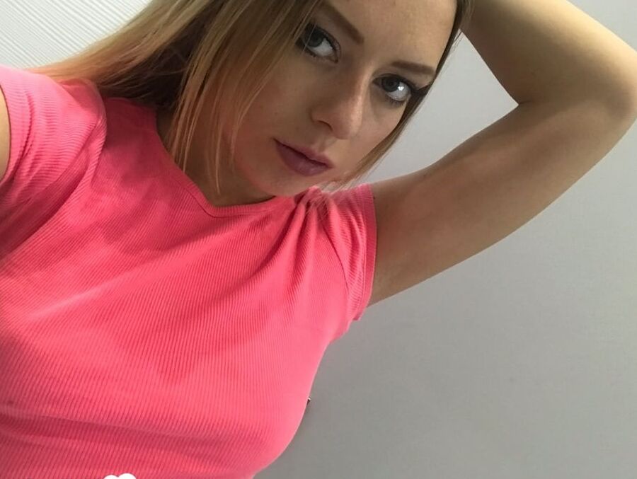 Took a couple of selfies before my date
