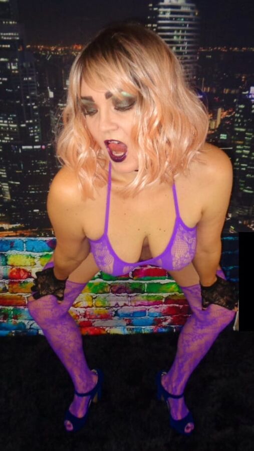 Hot Talking Wife Eve Diamonds