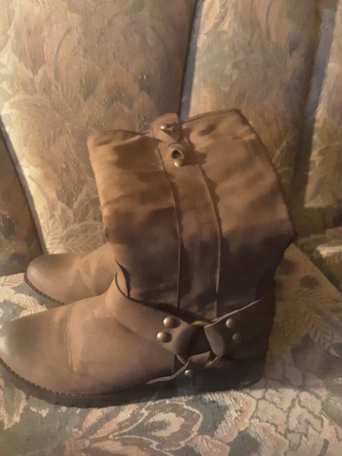 Leather boots