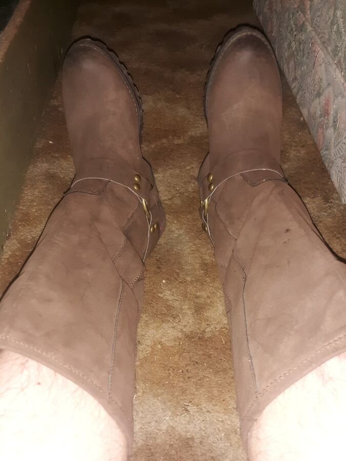 Leather boots