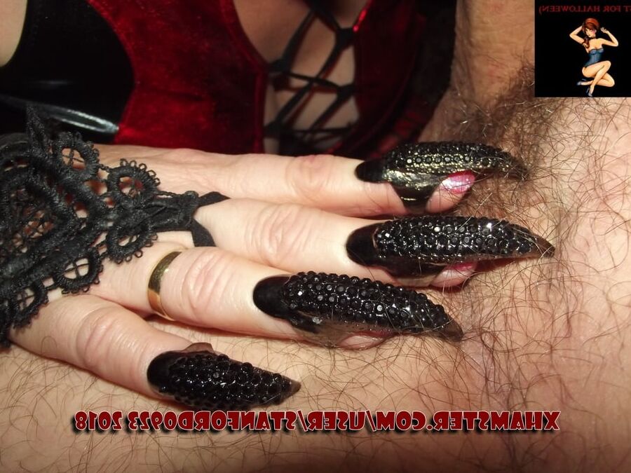 HALLOWEEN SLUT