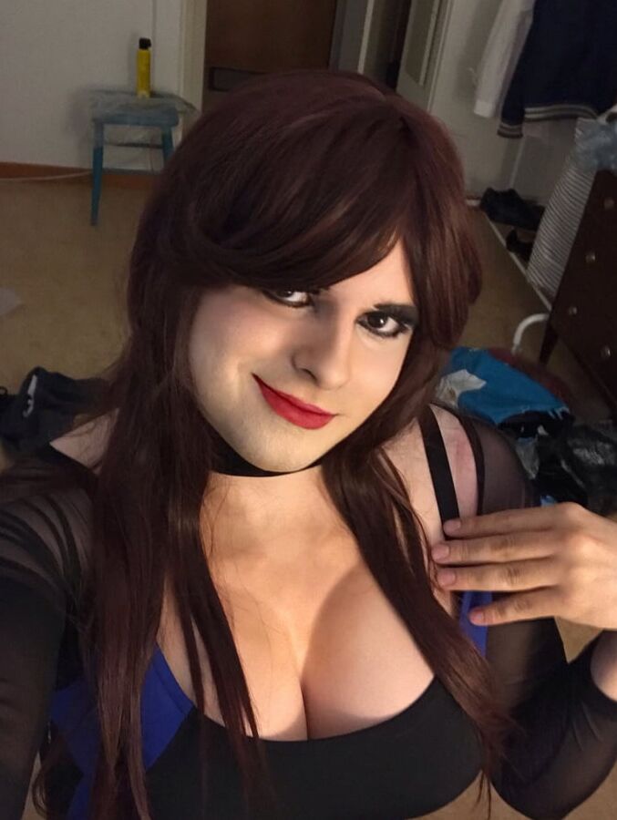 Sexy crossdresser Amanda