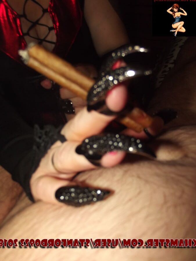 HALLOWEEN SLUT
