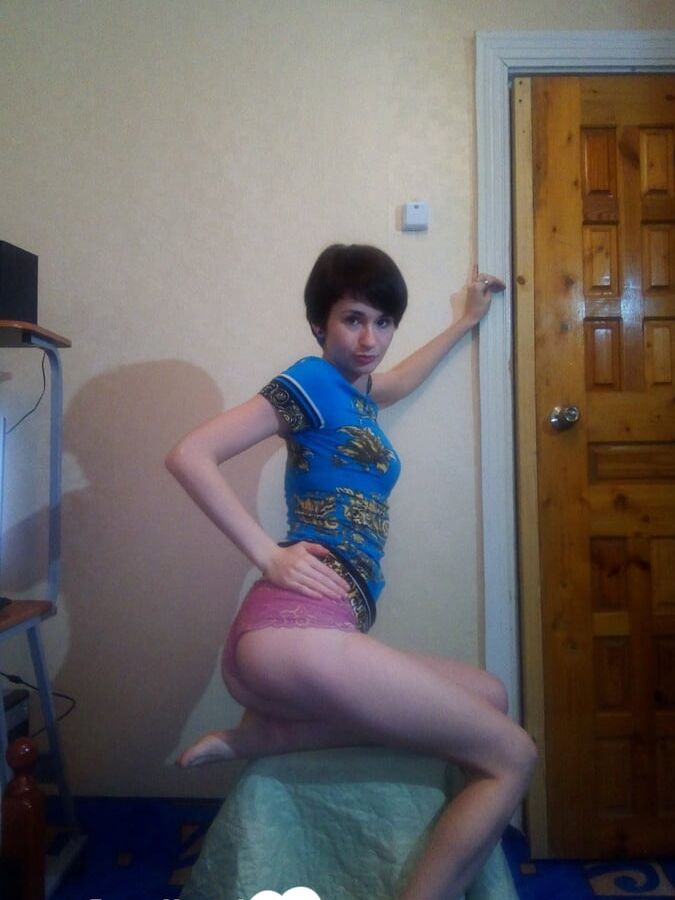 I love to strip and masturbate on camera