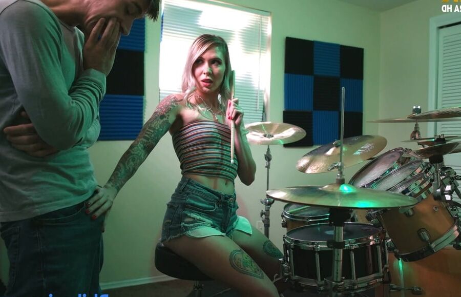 PHILAVISE-My first drum lesson