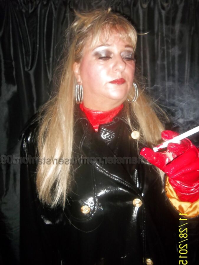 LADY? IN RED PT