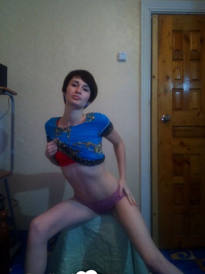 I love to strip and masturbate on camera