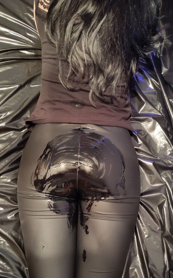 Shiny Cum on Ass in Matte Leather Leggings