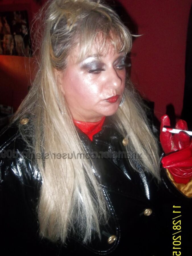 LADY? IN RED PT