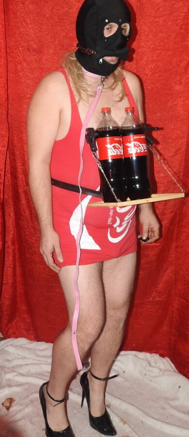 SIssy Served Cocacola
