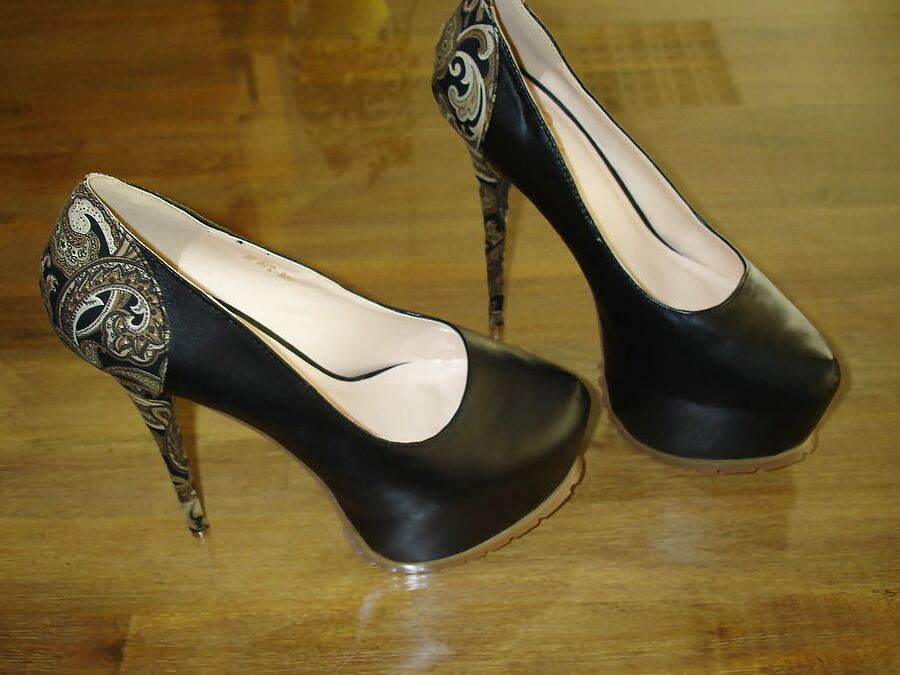Extreme heels