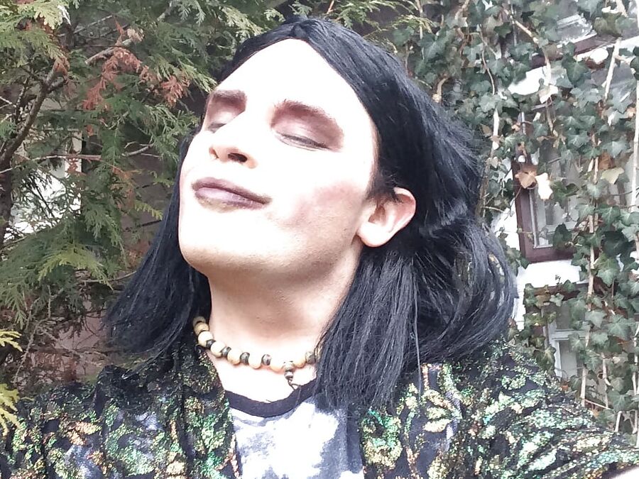 Witchy woman ( goth trans)