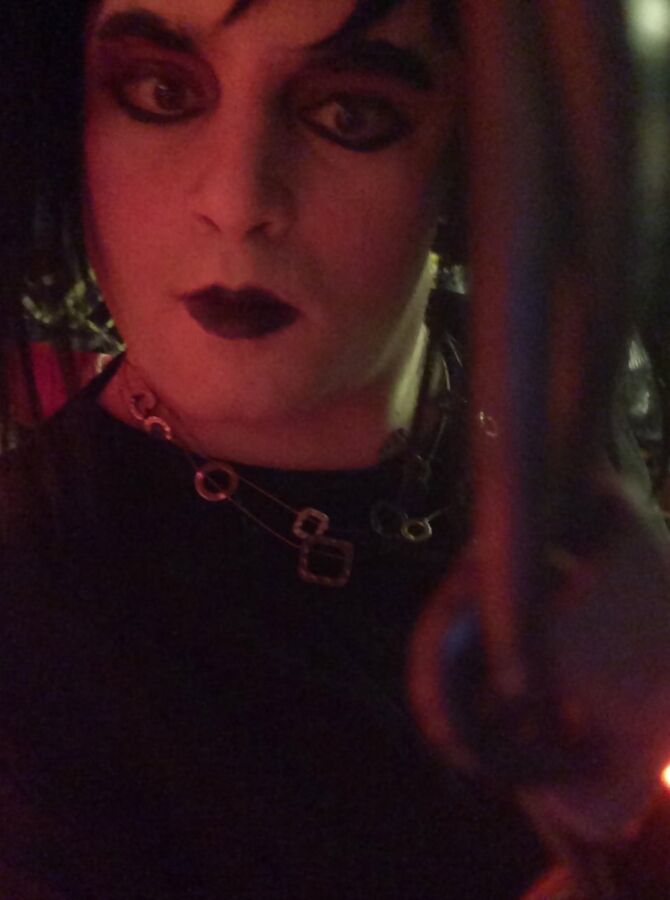 Devilish (goth tranny)