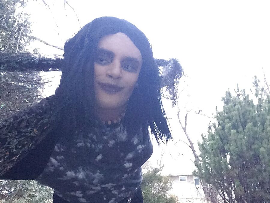 Witchy woman ( goth trans)