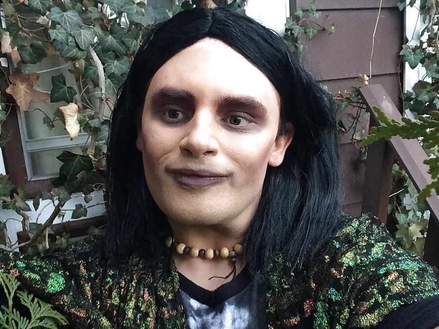 Witchy woman ( goth trans)