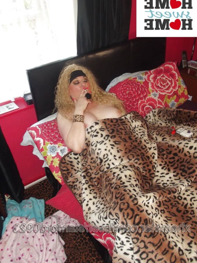 SLUT IN BED