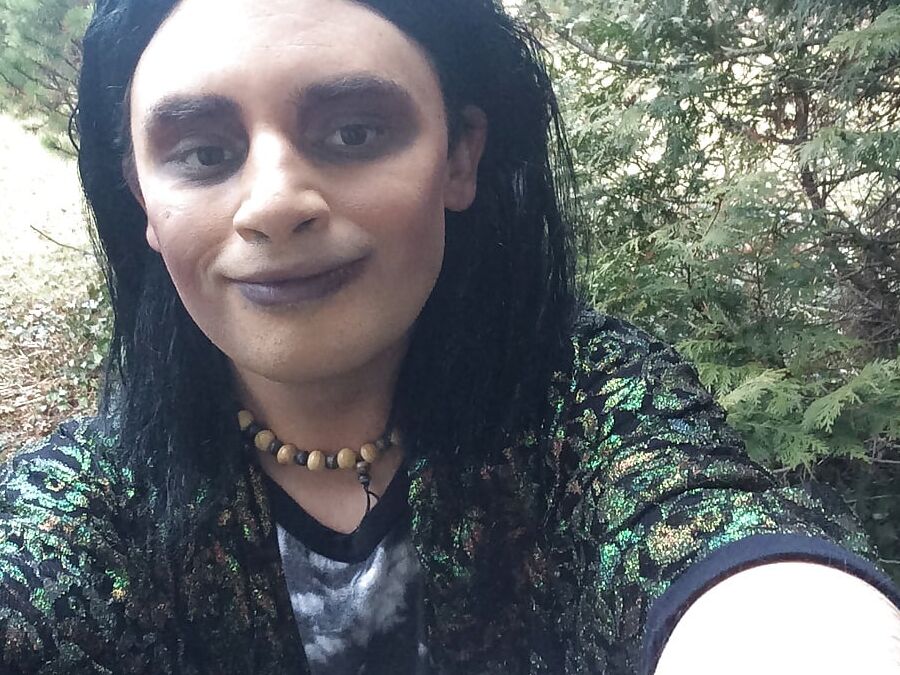 Witchy woman ( goth trans)