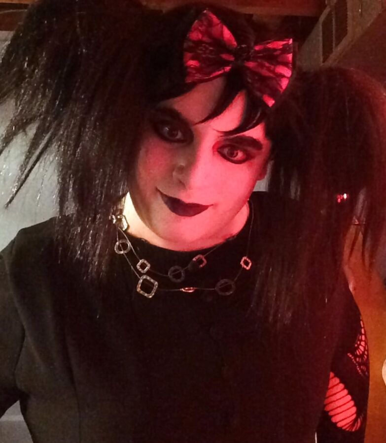 Devilish (goth tranny)