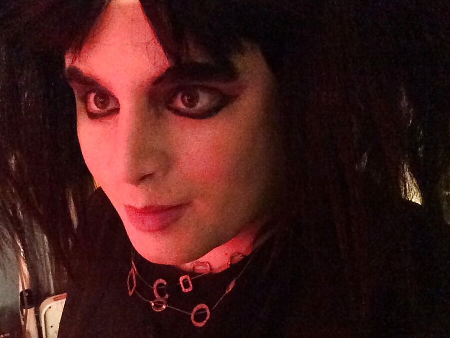 Devilish (goth tranny)