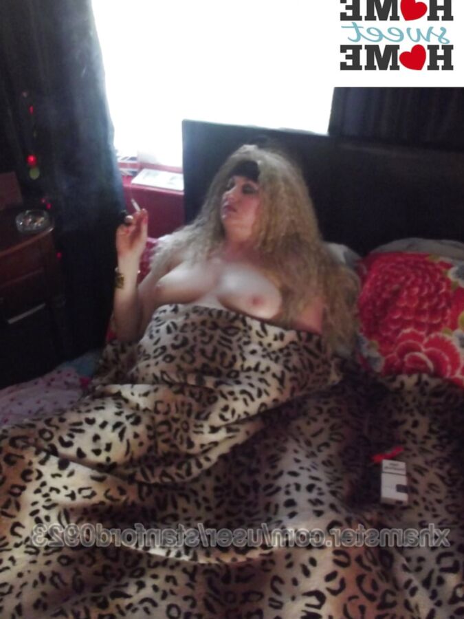 SLUT IN BED