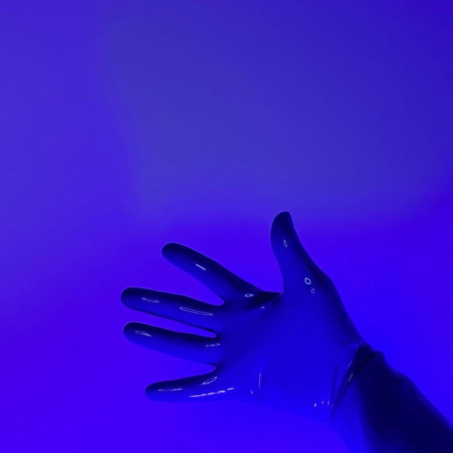 LatexSeries - Study - Gloves