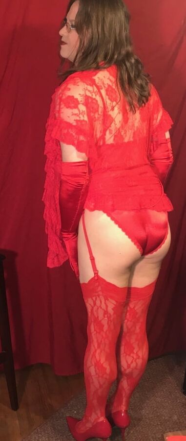 Joanie - Vintage Red Lace
