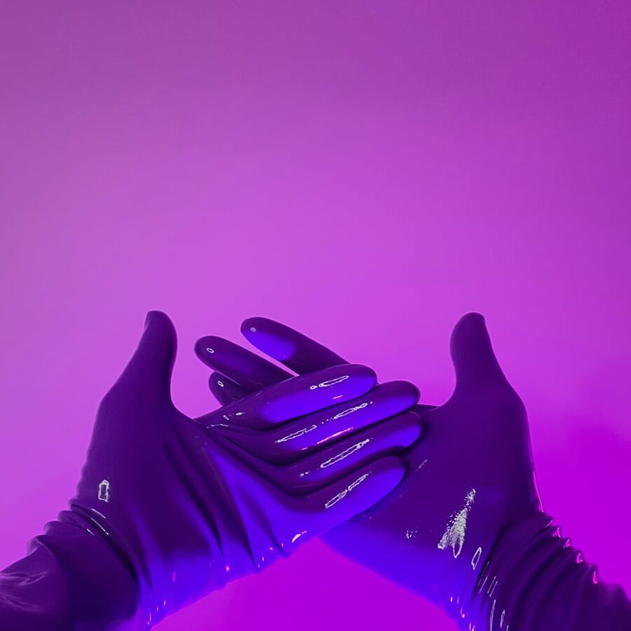LatexSeries - Study - Gloves