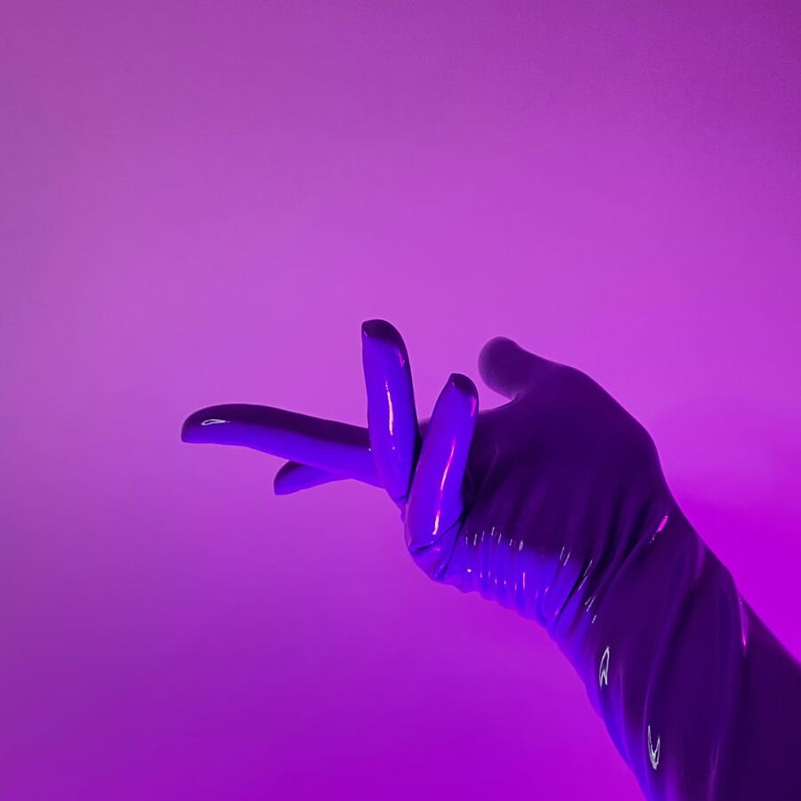 LatexSeries - Study - Gloves