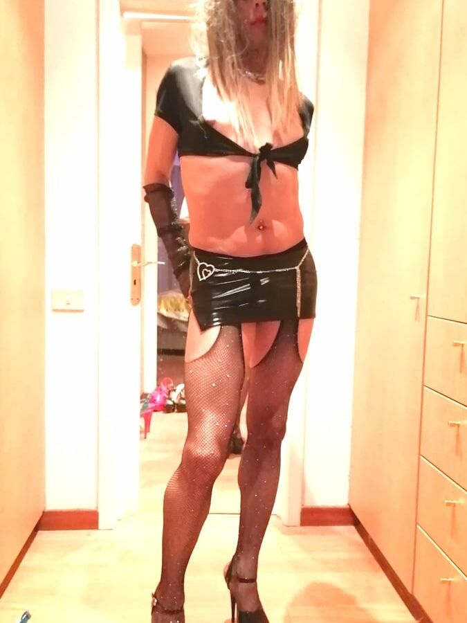 Camelia - Blacked sissy in Black outfits