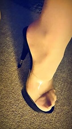 Barefeet ++ High Heels + + Nylons