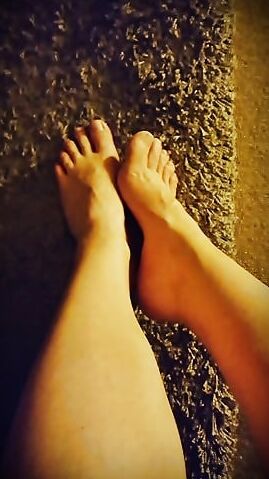 Barefeet ++ High Heels + + Nylons