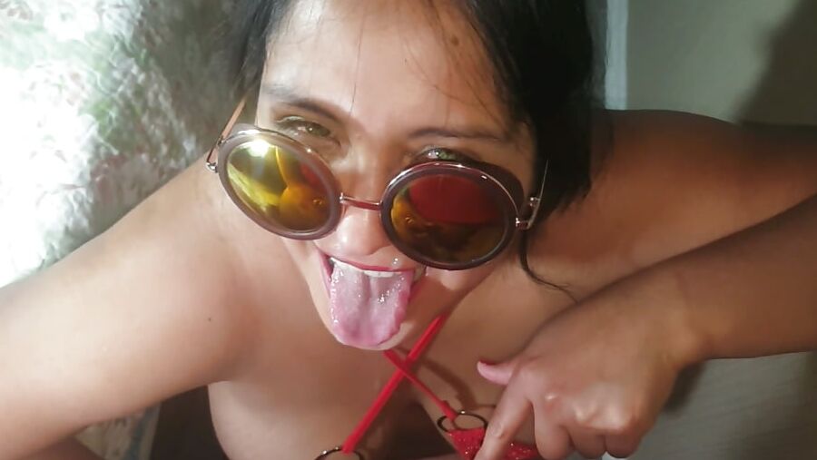 Cute eyes blowjob and swallow