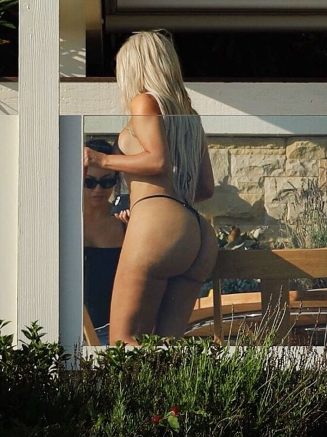 ANAL PLUG AND BIG ASS THONG