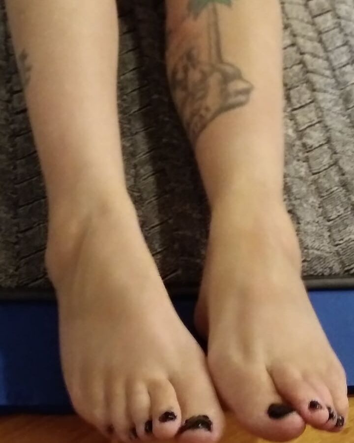 feet