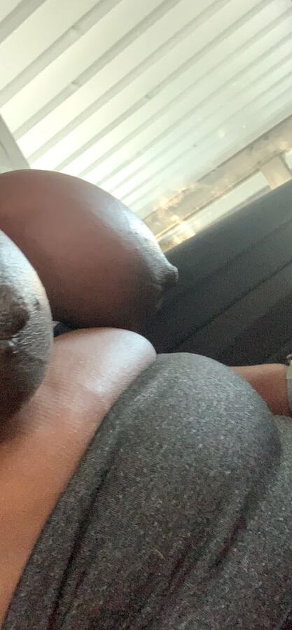 My titties out