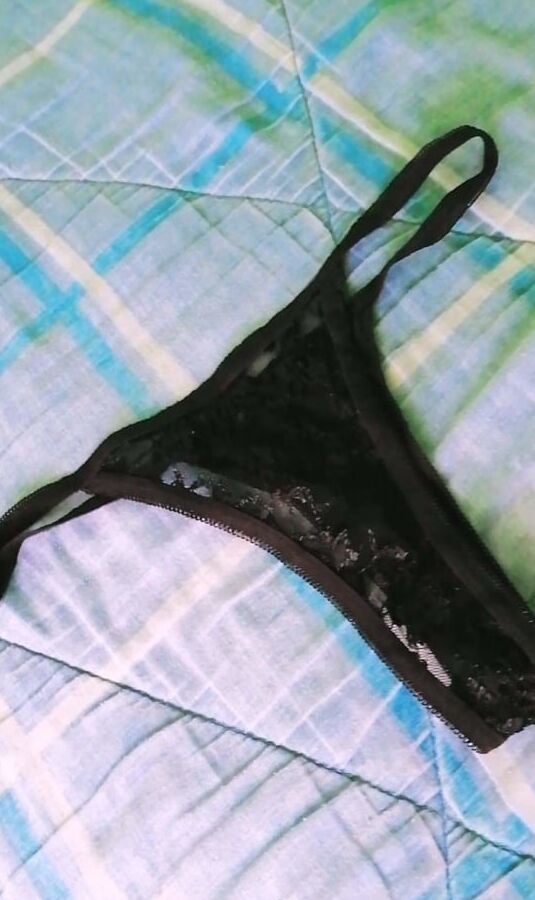 Calzoncito negro coqueto