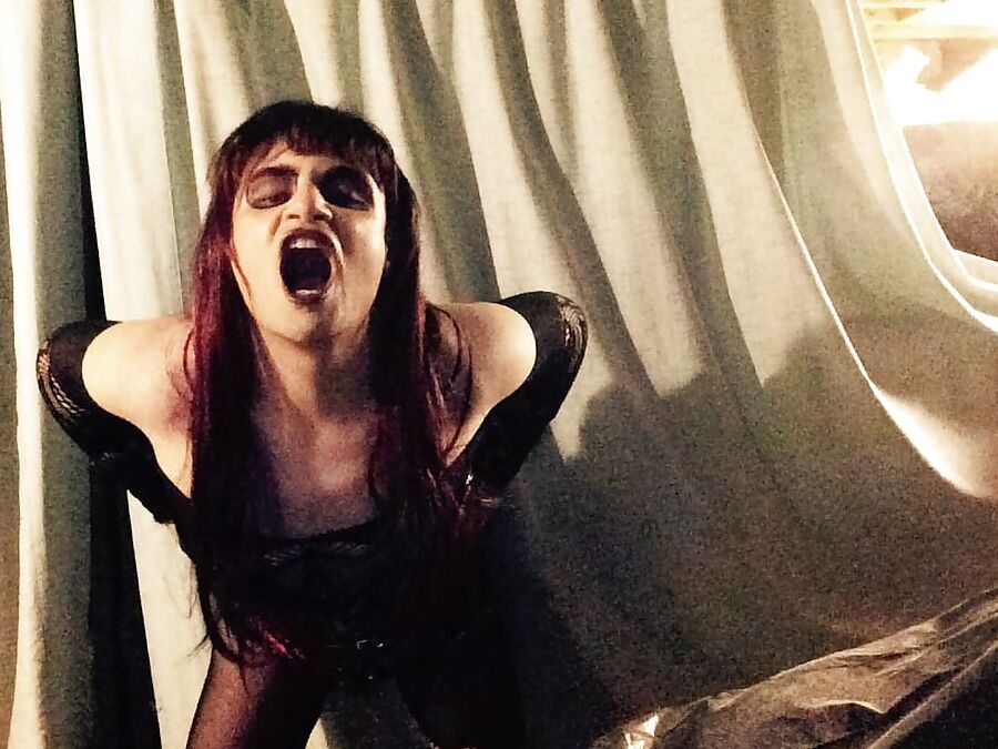 Dark Cabaret ( goth tranny)