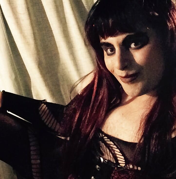 Dark Cabaret ( goth tranny)